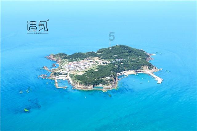 救援秀气的男孩