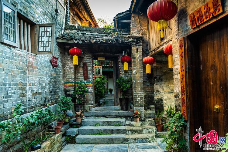 21岁赵今麦吻戏曝光！吴磊抱着亲到害羞，这画面你顶得住吗？